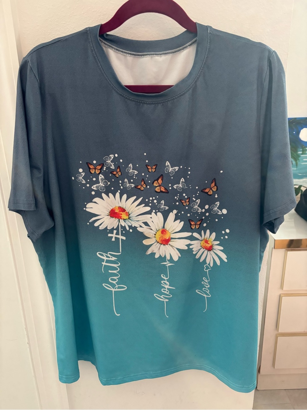 Teal Ombre Daisy Graphic Tee - Faith Hope Love